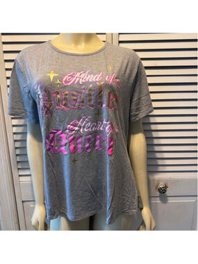 Top Fashion Graphic Tee Size 2X Grey Pink Mind of a Hustler Heart of a Queen